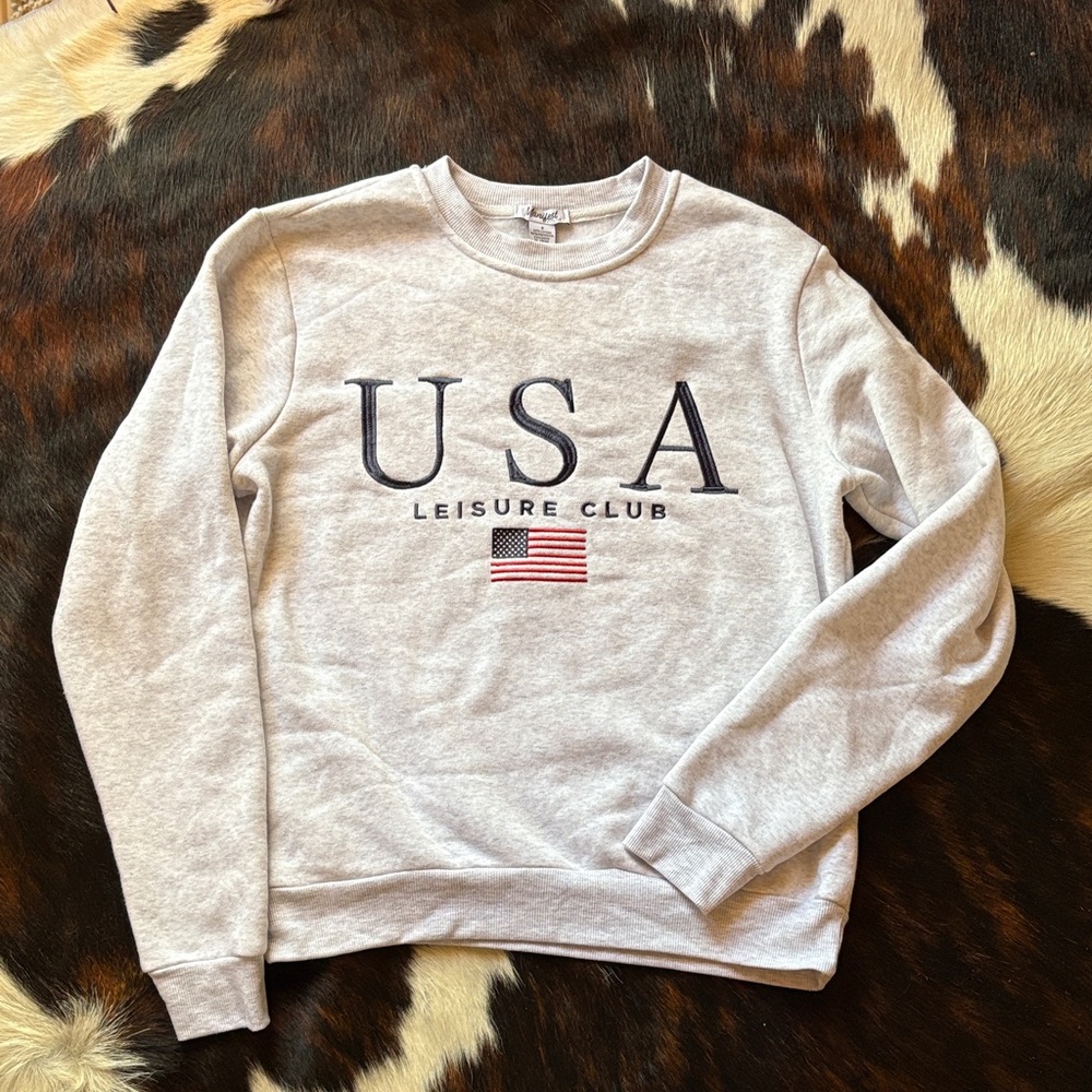 NWOT USA Crewneck